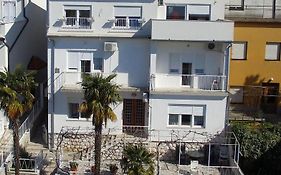 Apartman Lara