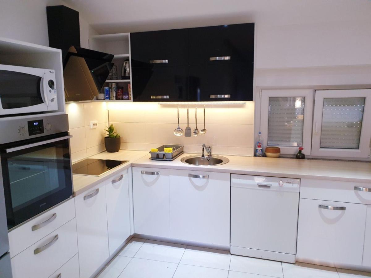 Apartman Lara Crikvenica Exterior foto