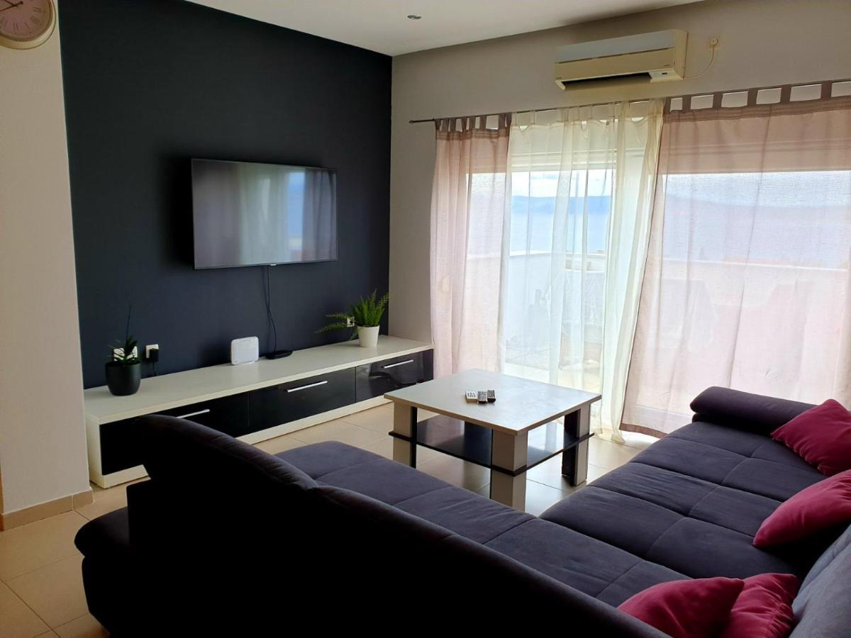 Apartman Lara Crikvenica Exterior foto